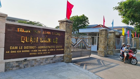 Đà Nẵng: Khởi tố nguyên Chủ tịch UBND quận Cẩm Lệ - Ảnh 2.
