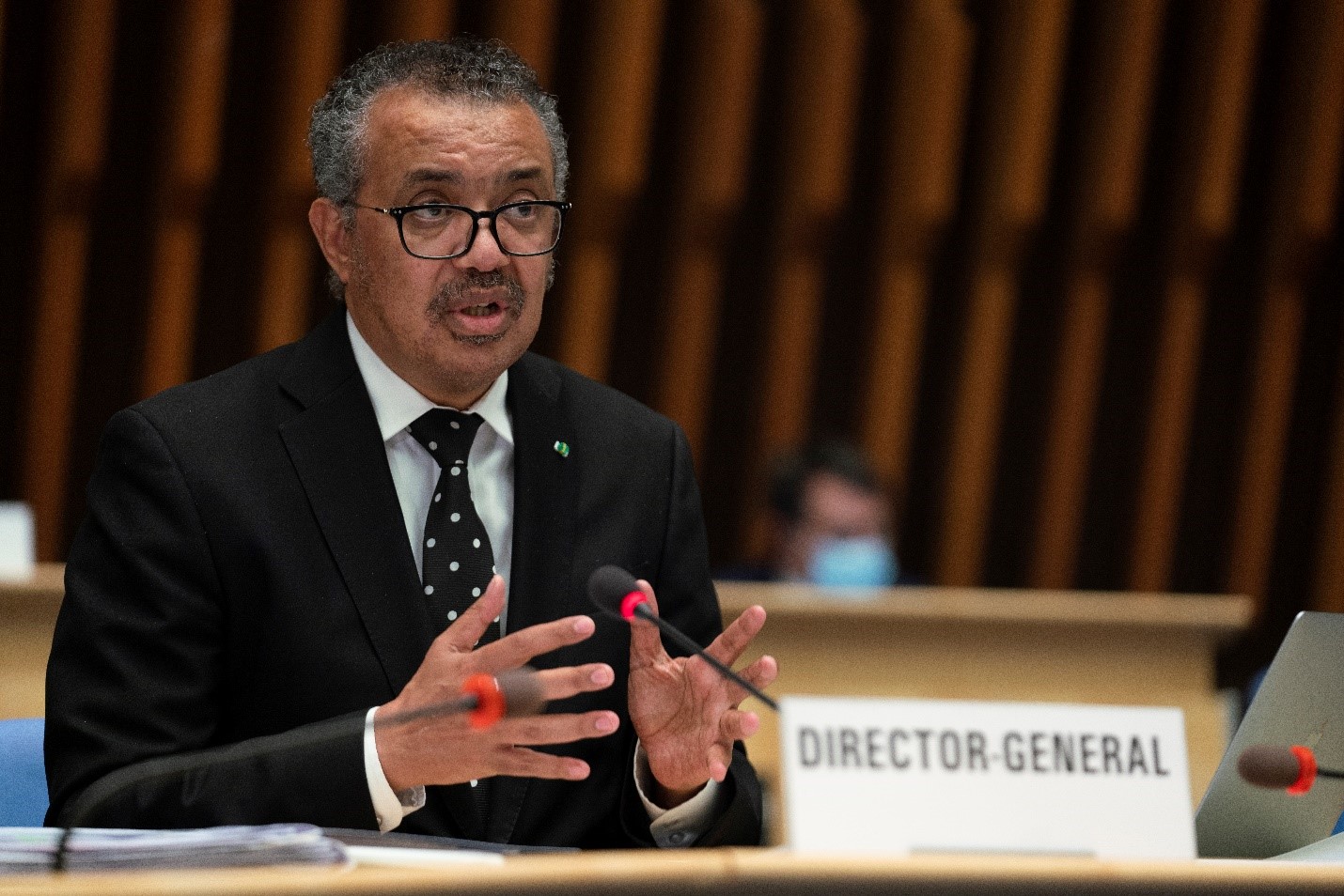 WHO: 50% nhân viên y tế và chăm sóc bị kiệt sức trong đại dịch - Ảnh 1. WHO: 50% nhân viên y tế và chăm sóc bị kiệt sức trong đại dịch - Ảnh 1.