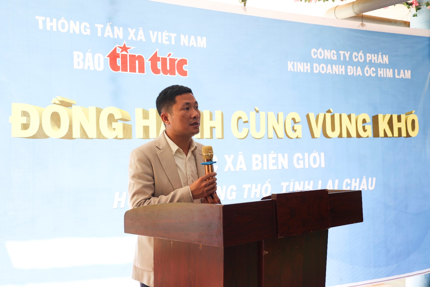 Him Lam Land hỗ trợ 300 triệu đồng cho 2 điểm trường khó khăn tại Phong Thổ, Lai Châu - Ảnh 2.