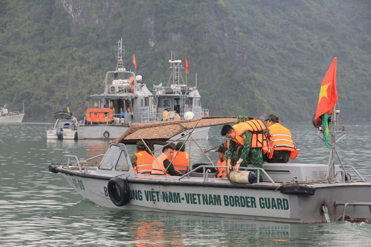 Đã tìm thấy nạn nhân cuối cùng trong vụ máy bay trực thăng rơi - Ảnh 1.