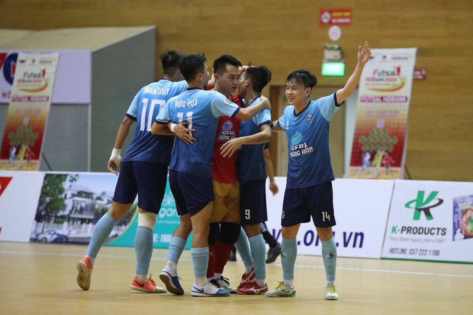 Giải futsal HDBank VĐQG 2023: Sahako ngã ngựa, Thái Sơn Nam dẫn đầu bảng xếp hạng - Ảnh 1. Giải futsal HDBank VĐQG 2023: Sahako ngã ngựa, Thái Sơn Nam dẫn đầu bảng xếp hạng - Ảnh 1.