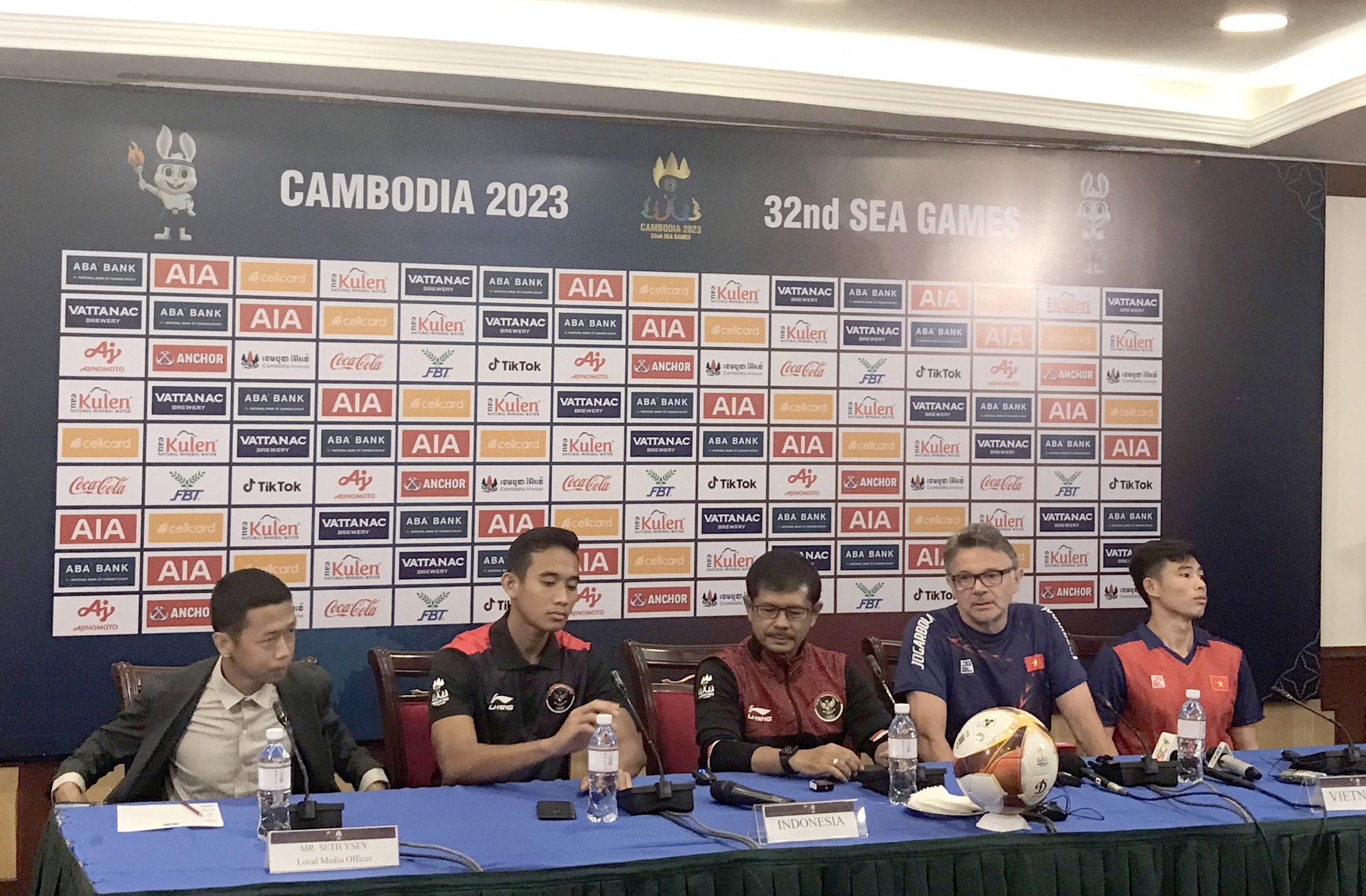 HLV Philippe Troussier: U22 Việt Nam quyết thắng Indonesia ở bán kết - Ảnh 1.