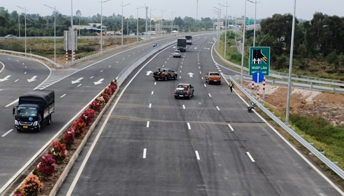 Nâng tốc độ cao tốc Trung Lương - Mỹ Thuận lên 90km/h là rất nguy hiểm? -  Báo Người lao động