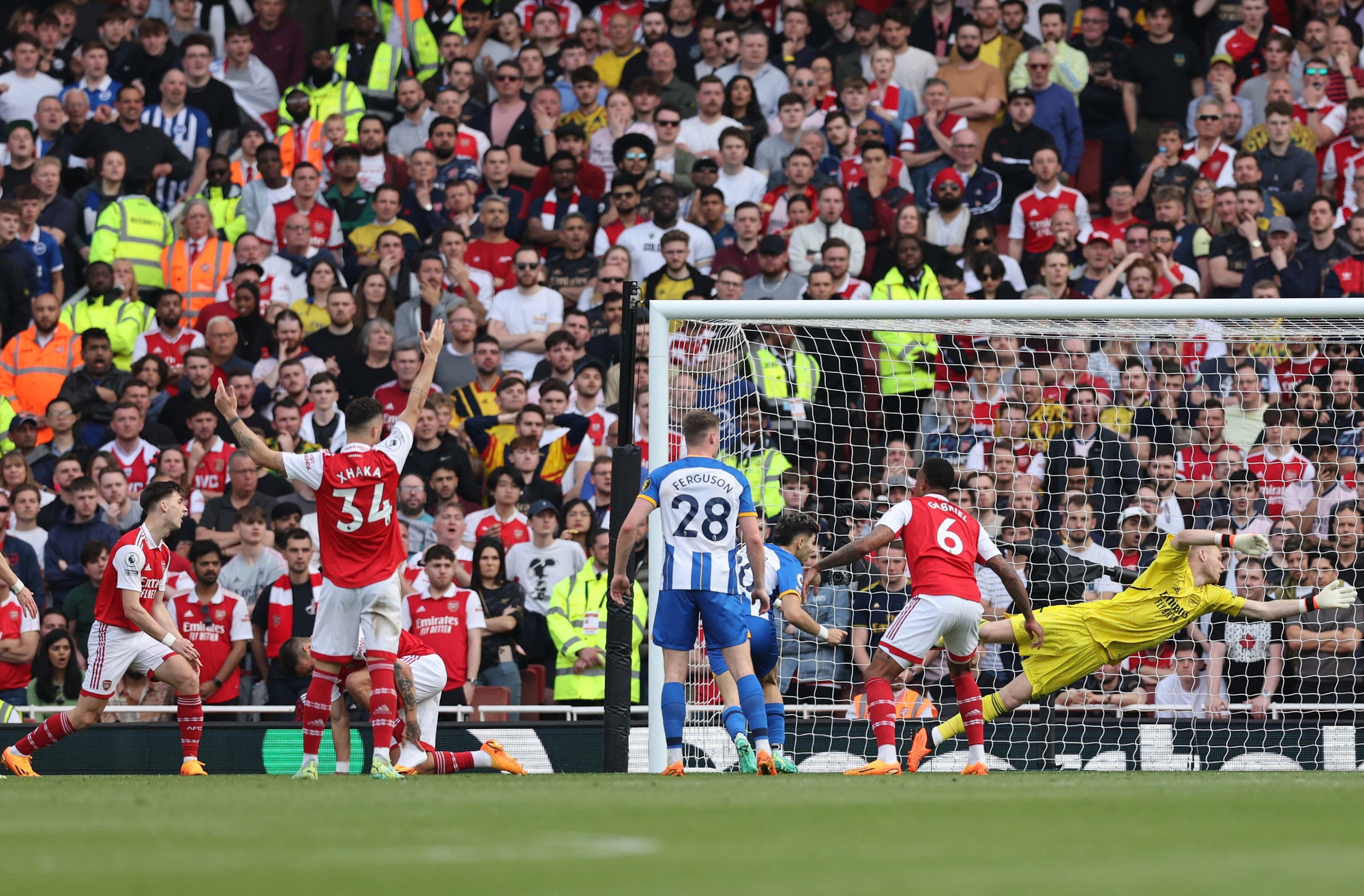 Man City thắng lớn, Arsenal chính thức dừng cuộc đua vô địch - Ảnh 2.