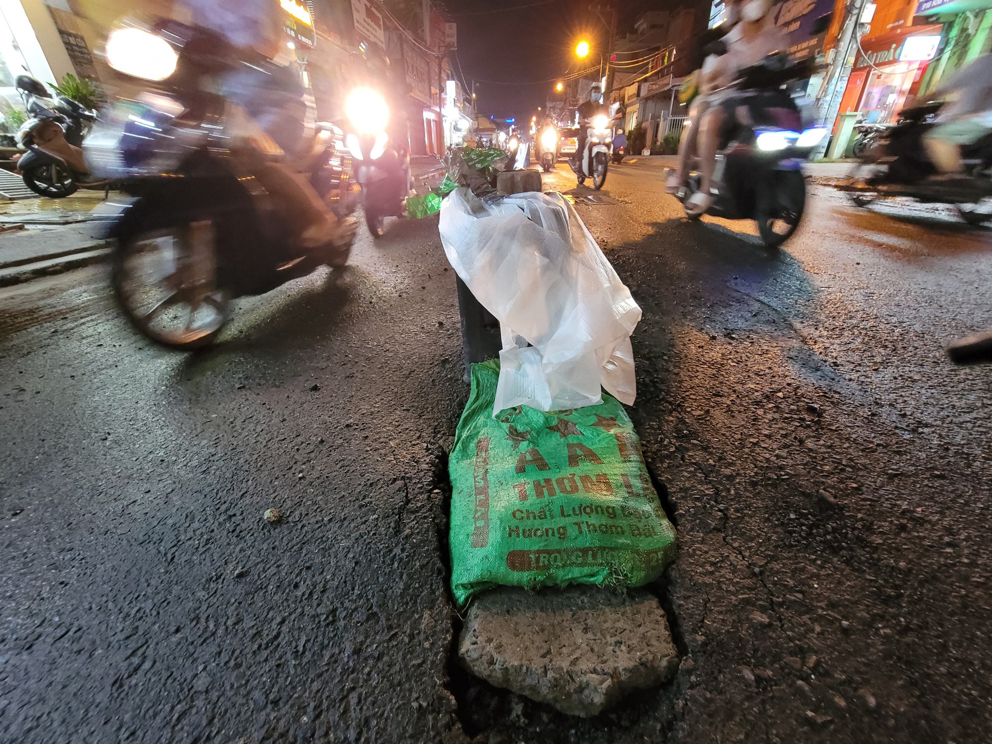 Sau trận mưa, nhiều người gửi tin nhắn ngỡ ngàng cho phóng viên - Ảnh 4.