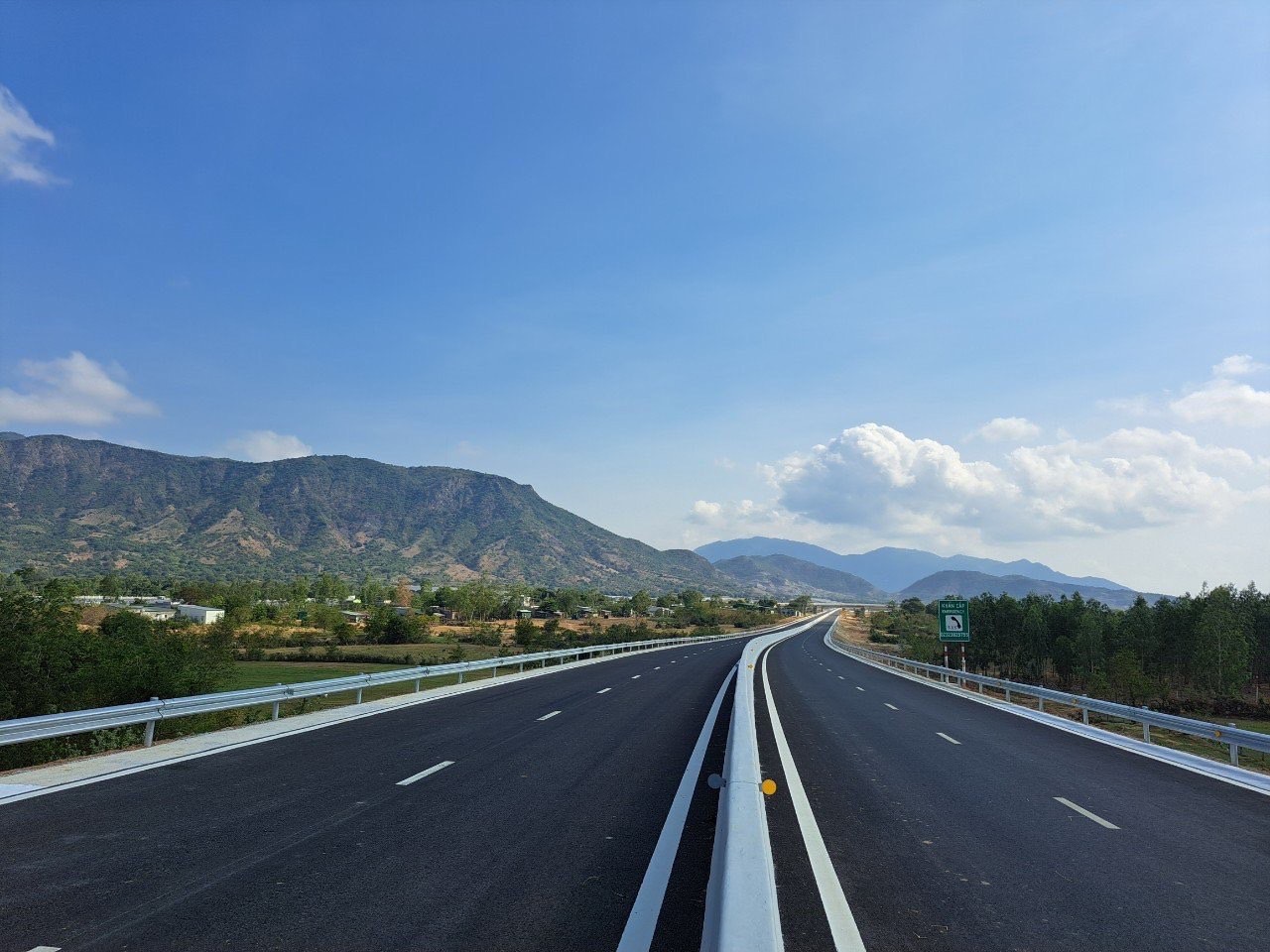 Chưa thu phí cao tốc Nha Trang - Cam Lâm, Vĩnh Hảo - Phan Thiết từ ngày 19-5