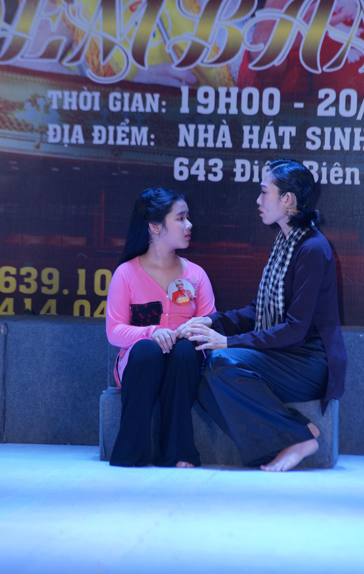 Regisseur Thanh Quynh hat die Halbfinalnacht des Cinema and Stage Talent 2023 erfolgreich organisiert – Foto 4. Đạo diễn Thanh Quỳnh tổ chức thành công đêm bán kết Tài năng sân khấu điện ảnh 2023 - Ảnh 4.