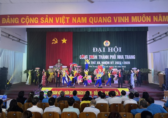 Công đoàn Nha Trang đồng hành cùng người lao động - Ảnh 1.