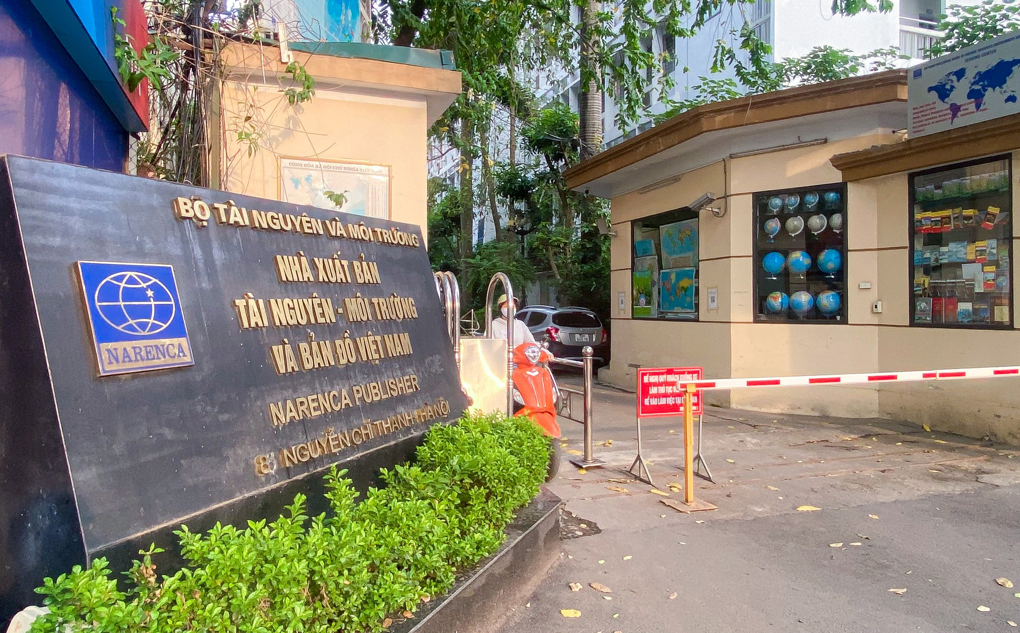 Nhiều bộ còn ôm trụ sở cũ - Ảnh 1. Nhiều bộ còn ôm trụ sở cũ - Ảnh 1.