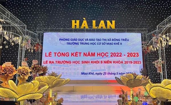 Xôn xao hình ảnh lễ tổng kết năm học hoành tráng - Ảnh 3.