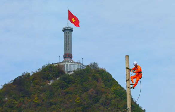 Yêu quê hương từ những lá cờ - Ảnh 7.