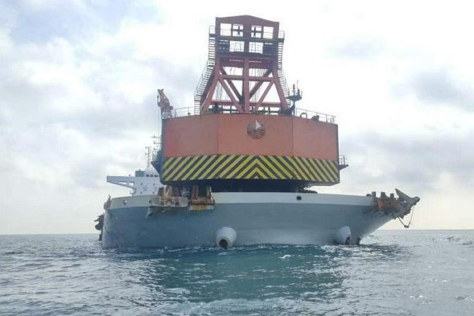 Malaysia bắt giữ tàu Trung Quốc nghi trộm cổ vật - Ảnh 1. Malaysia bắt giữ tàu Trung Quốc nghi trộm cổ vật - Ảnh 1.