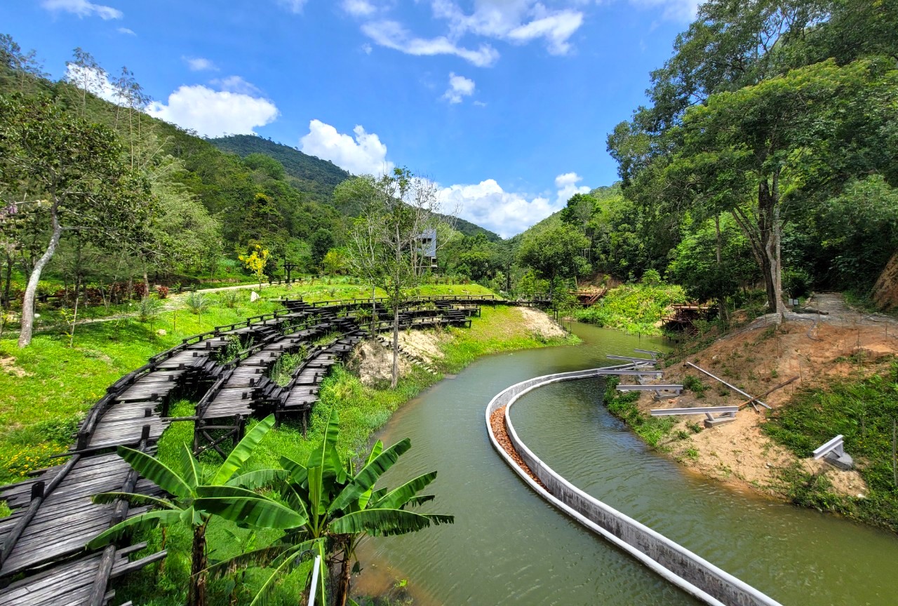 Cách bán vé tham quan kỳ lạ tại suối khoáng nóng DaaNa - Ảnh 7.