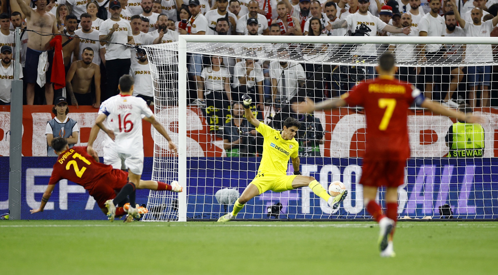 Hạ AS Roma chung kết Europa League, Sevilla chạm tay thiên đường thứ 7 - Ảnh 2.