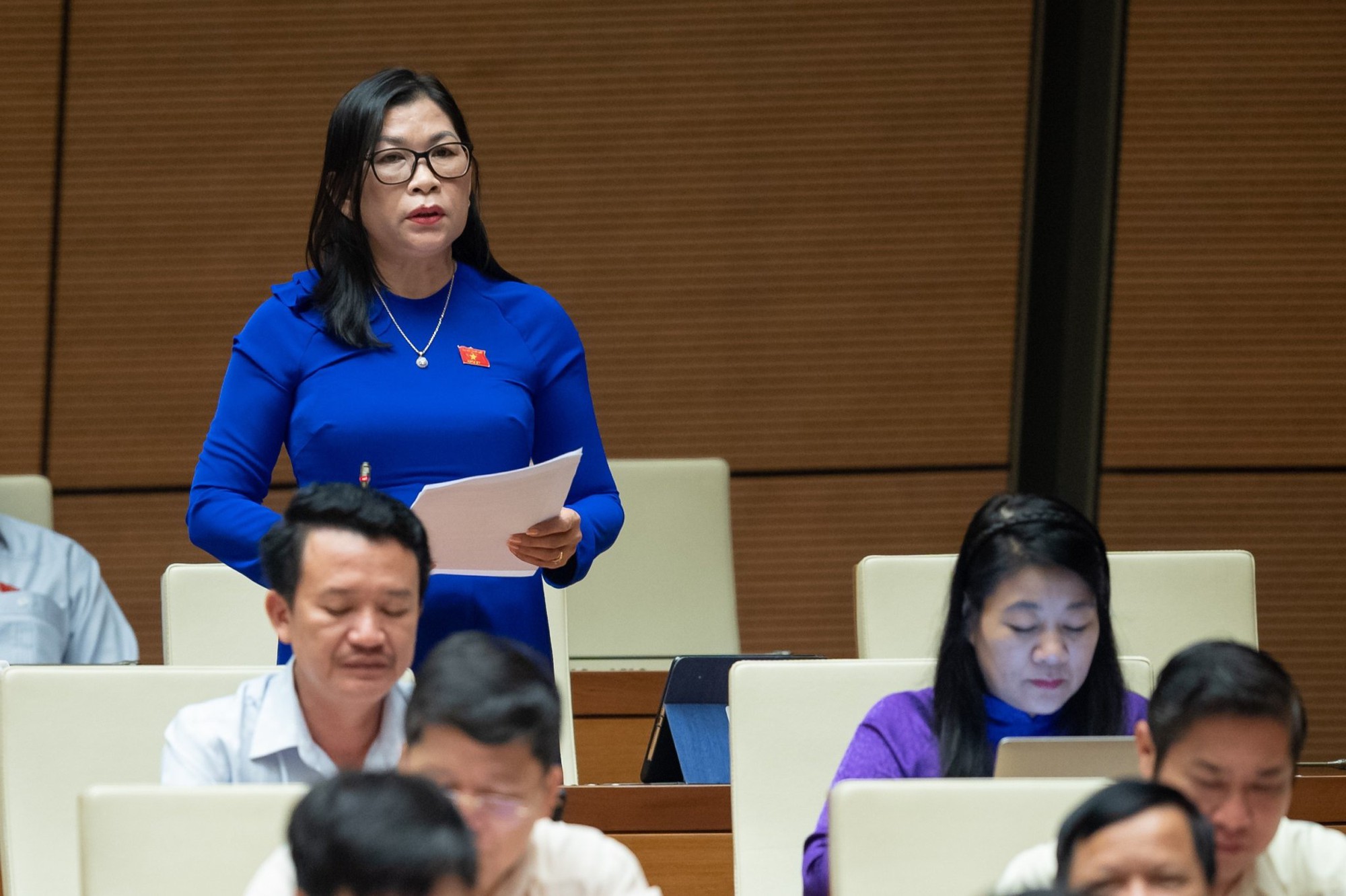 Đại biểu Nguyễn Văn Cảnh đề nghị được mặc áo dài ngũ thân khi họp Quốc hội, viếng lăng Bác, chào cờ - Ảnh 3.