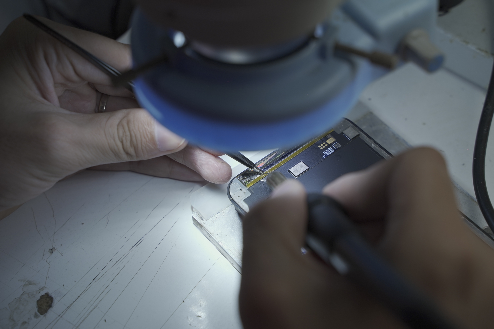 Tin vui cho người dùng iPhone 13 Pro/Pro Max bị lỗi màn hình - Ảnh 4. Tin vui cho người dùng iPhone 13 Pro/Pro Max bị lỗi màn hình - Ảnh 4.