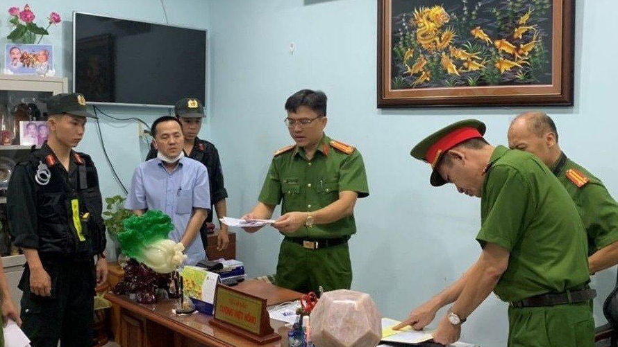 Bắt tạm giam giám đốc 3 Trung tâm đăng kiểm ở Đồng Nai