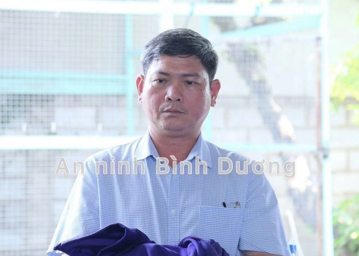 Bắt 2 người trong vụ chôn lấp chất thải quy mô lớn ở Bình Dương