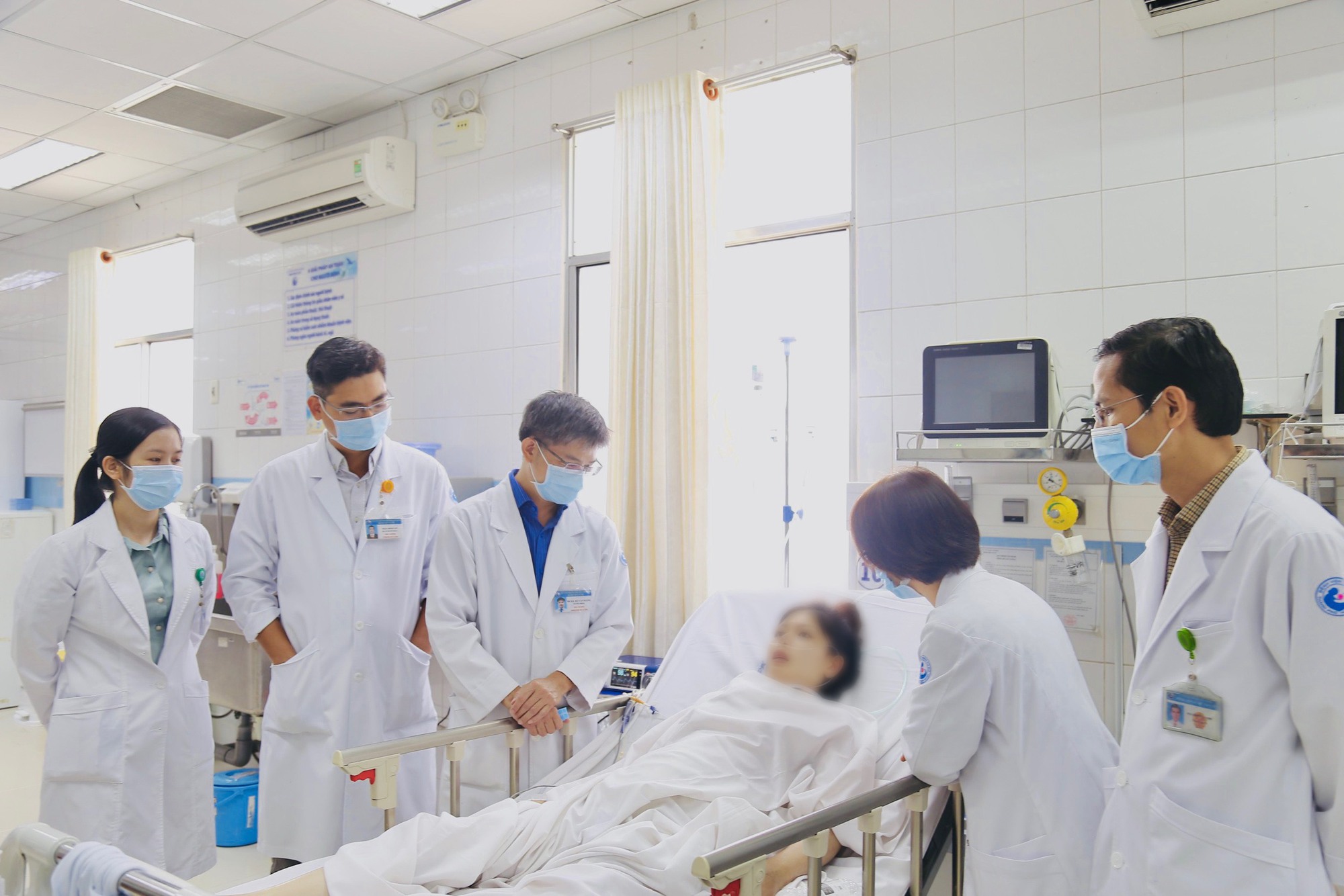 Bác sĩ 2 bệnh viện lớn cứu thai phụ bị nhau xâm lấn ăn xuyên qua cơ tử cung - Ảnh 1. Bác sĩ 2 bệnh viện lớn cứu thai phụ bị nhau xâm lấn ăn xuyên qua cơ tử cung - Ảnh 1.