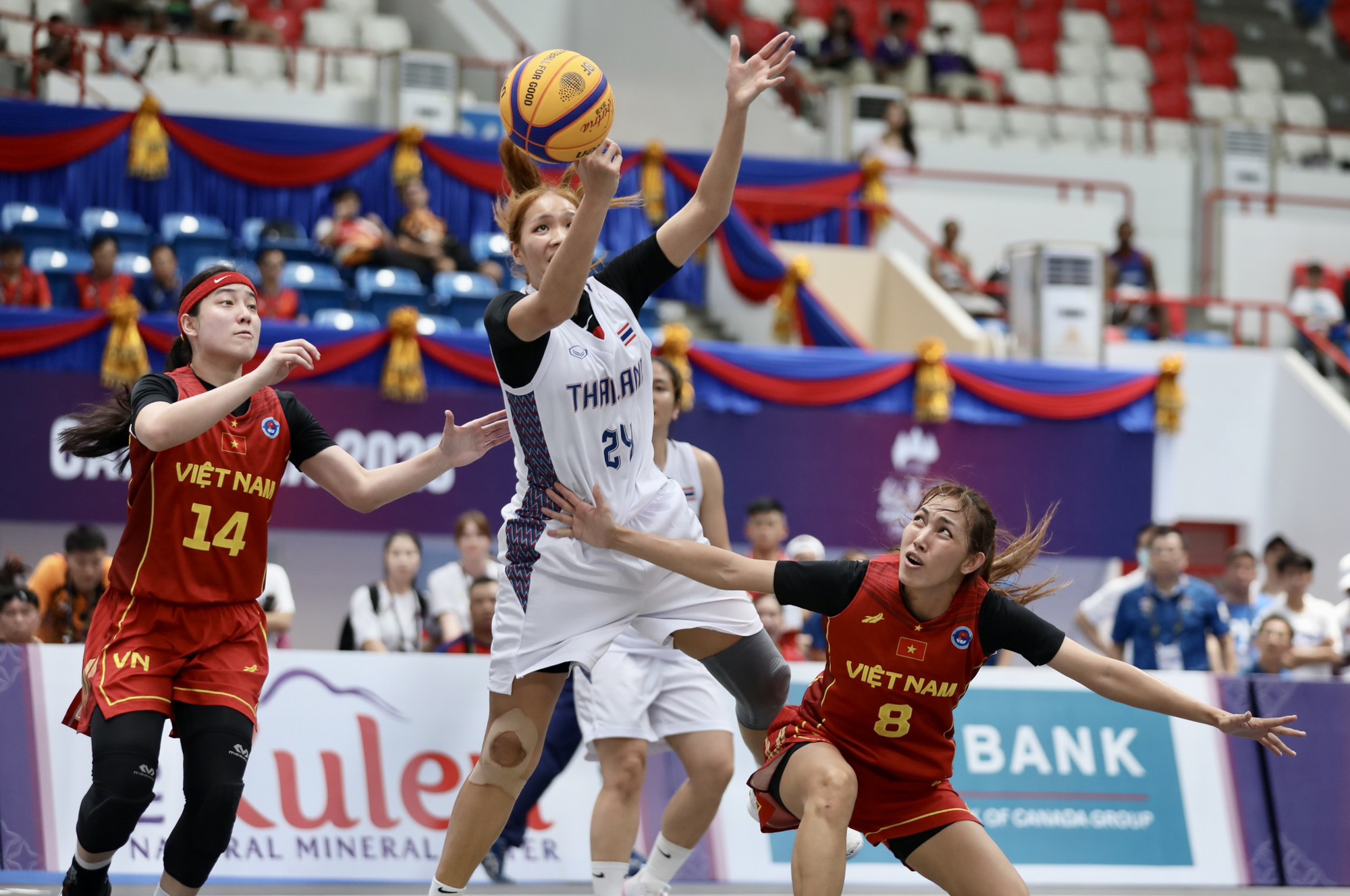 Nhật ký SEA Games 32 ngày 6-5: Nguyễn Thị Thanh Phúc giành vàng đi bộ - Ảnh 20.