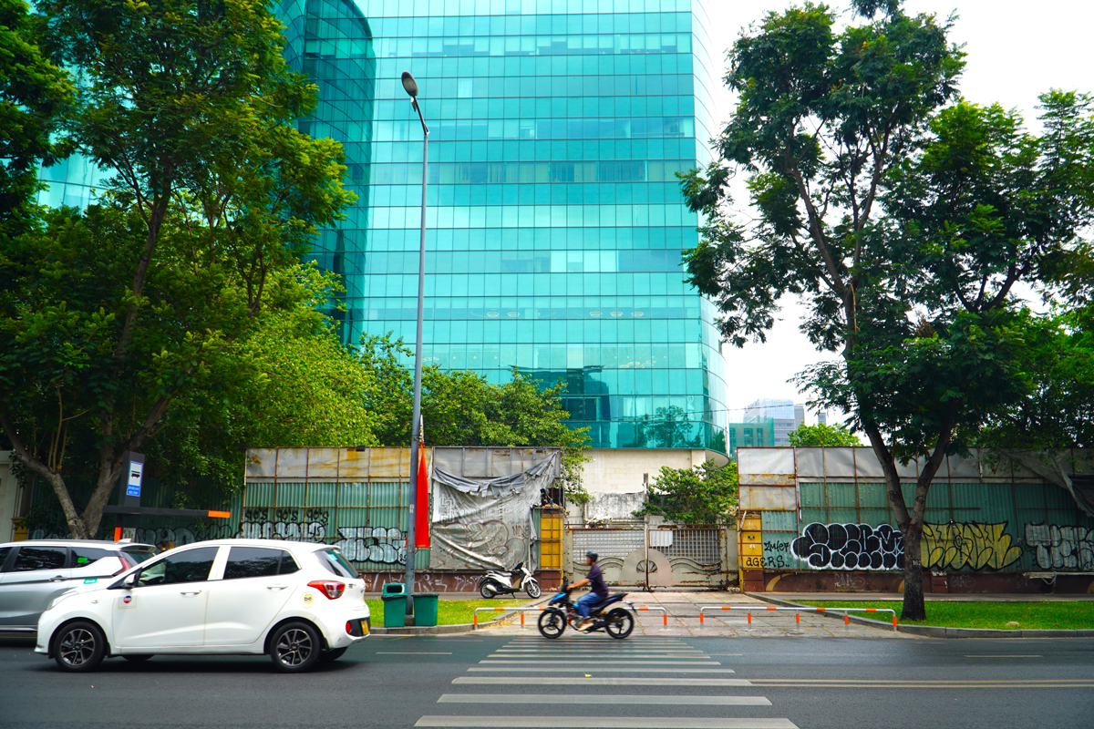 Xây nhà vệ sinh công cộng trên 