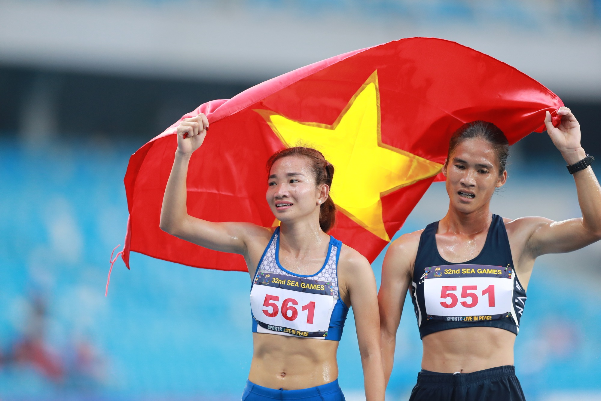Siêu nhân Nguyễn Thị Oanh gây chấn động đường chạy SEA Games - Ảnh 6.