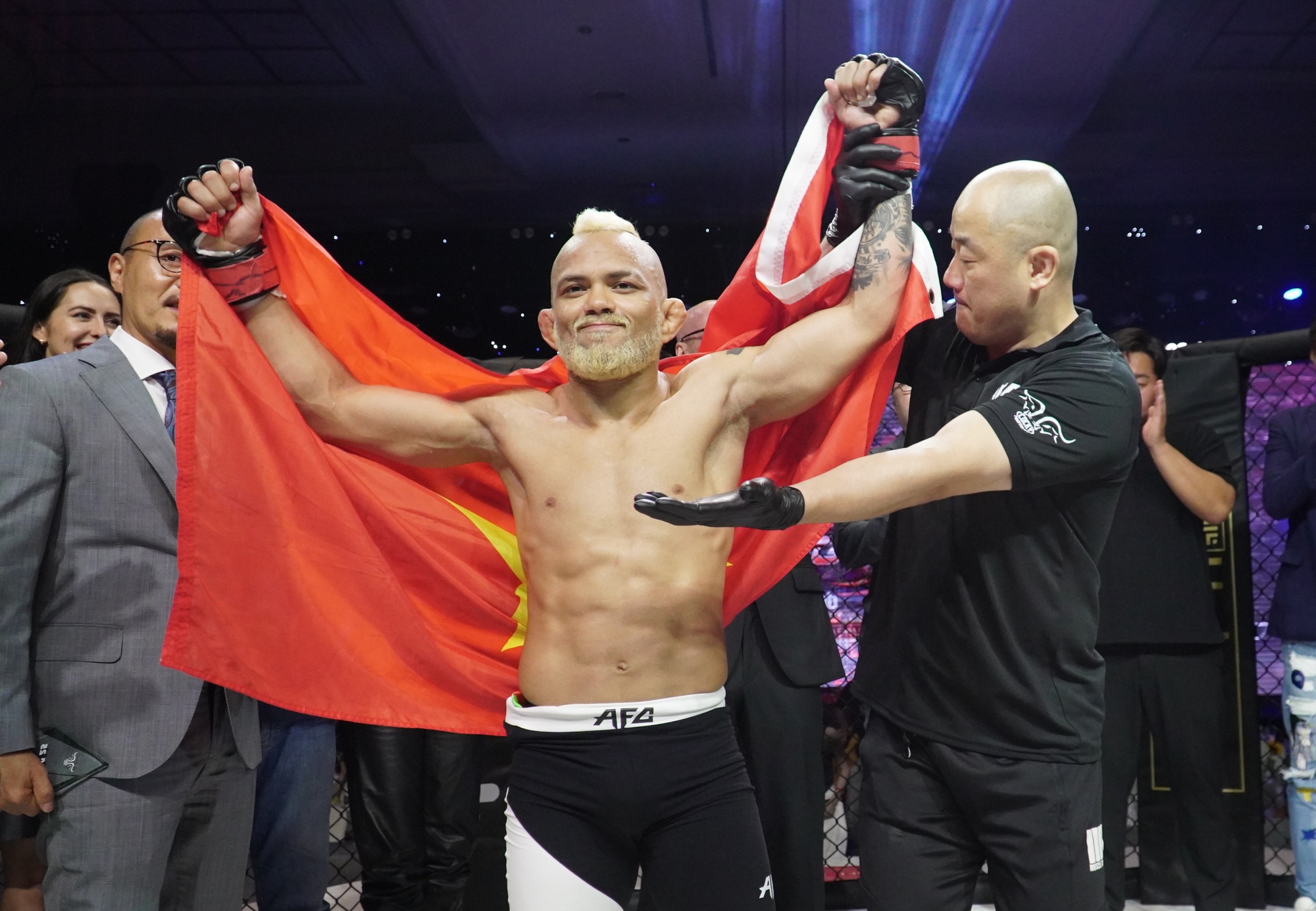 Robson Oliveira thắng knock-out đẳng cấp tại sự kiện MMA AFC 25 - Ảnh 4.
