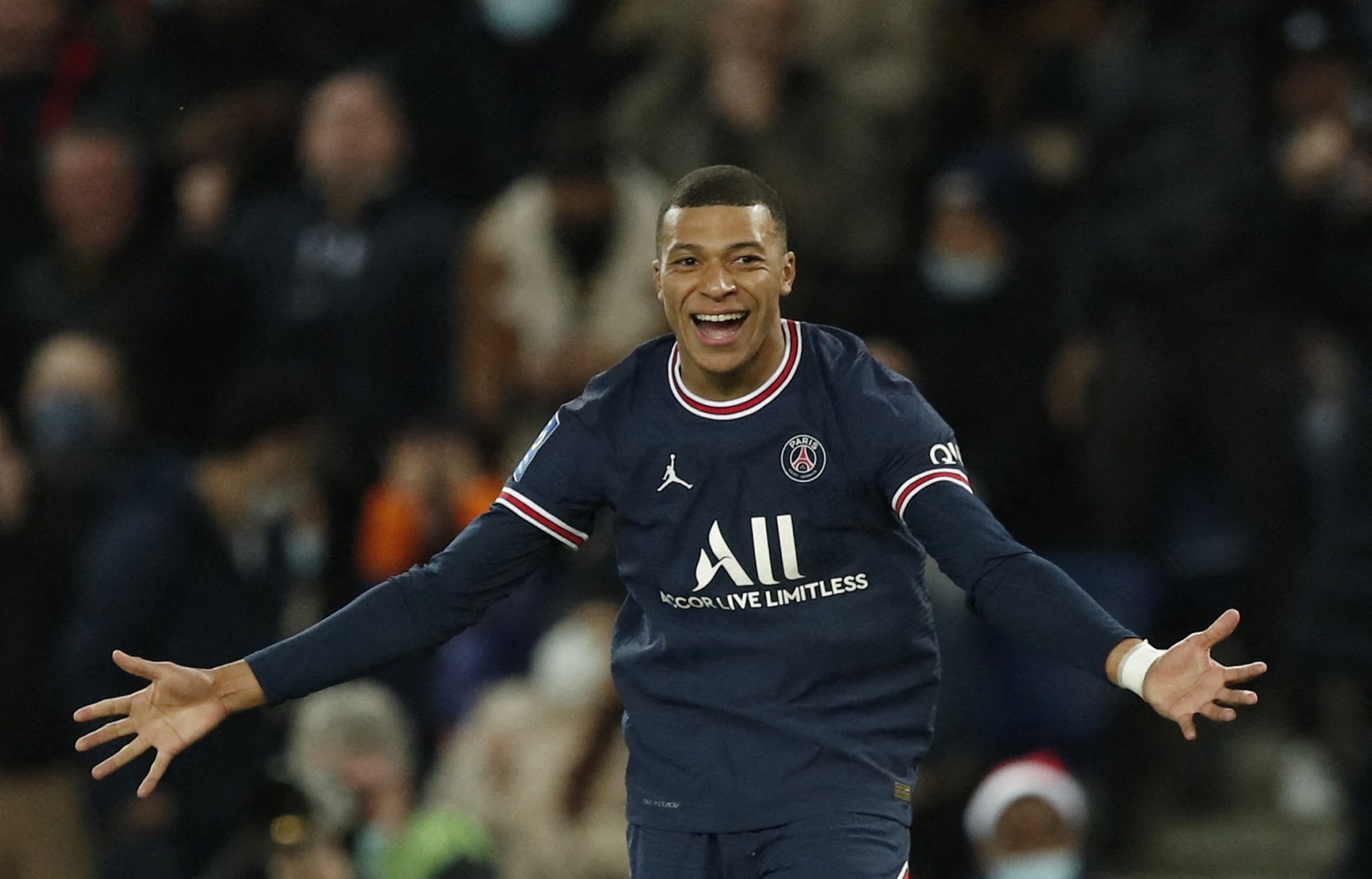 Mbappe sẽ ở lại PSG hết mùa giải 2024 - Ảnh 2.