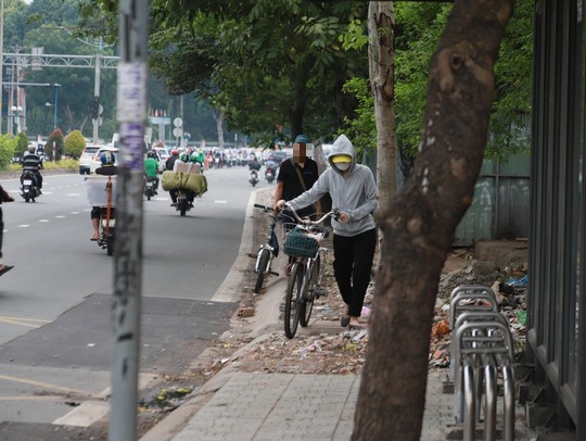 Hình ảnh lạ trên đường Cộng Hoà - Ảnh 4.