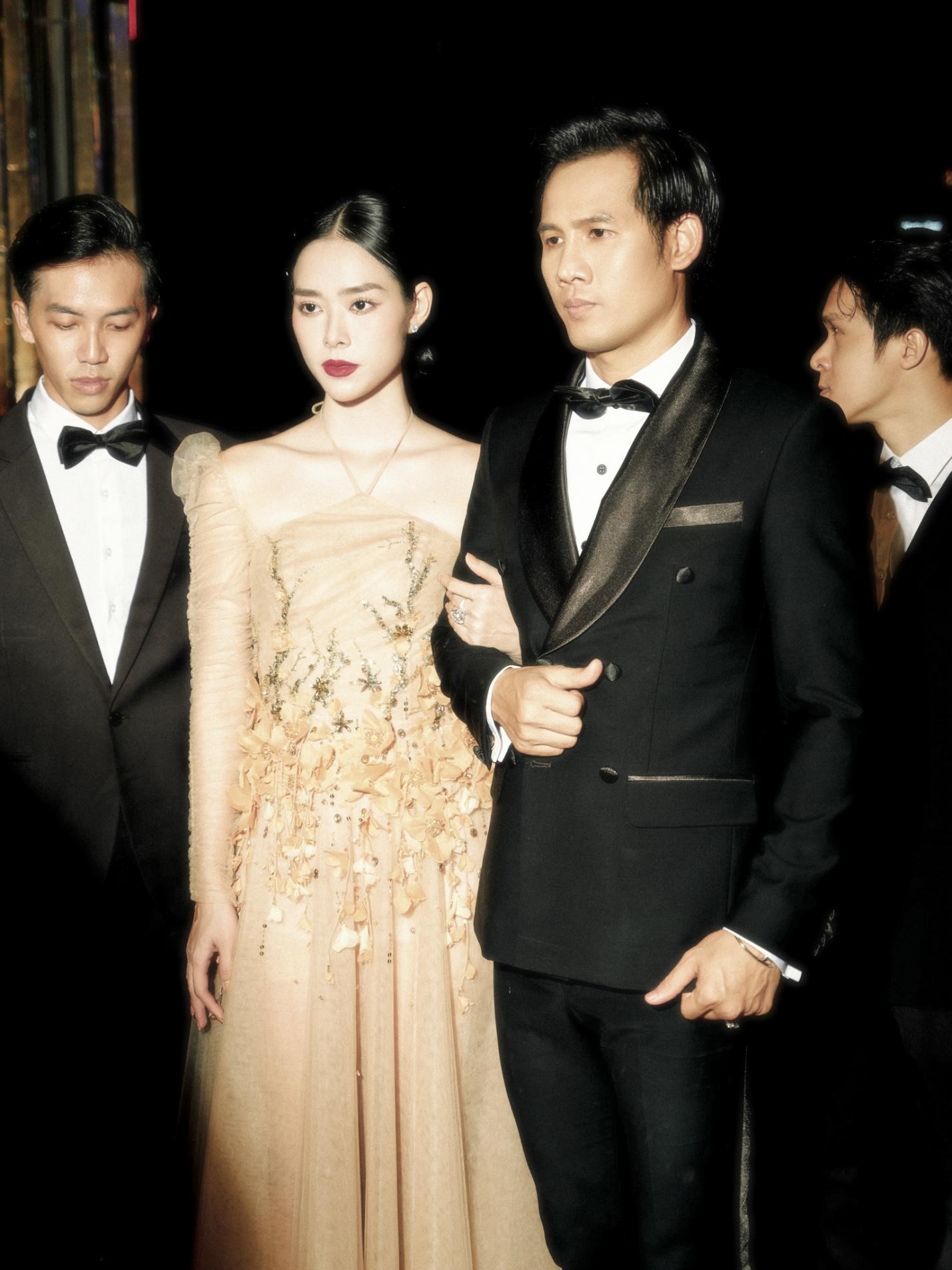 Thanh Thuc - Diep Bao Ngoc دست در دست می درخشد - عکس 1. Thanh Thức - Diệp Bảo Ngọc tay trong tay tỏa sáng - Ảnh 1.