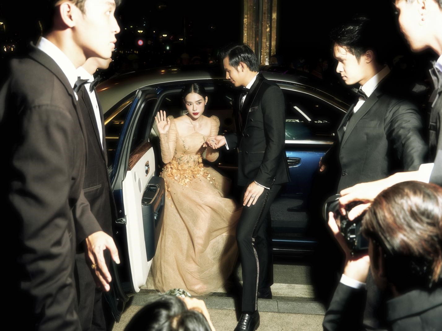 Thanh Thuc - Diep Bao Ngoc دست در دست می درخشد - عکس 12. Thanh Thức - Diệp Bảo Ngọc tay trong tay tỏa sáng - Ảnh 12.