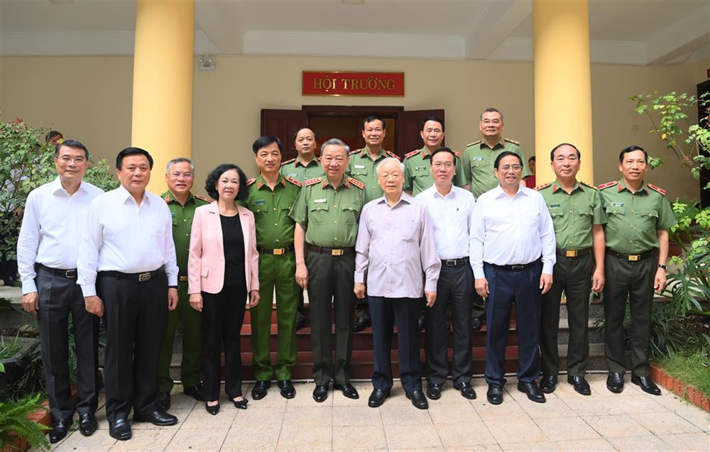Tổng Bí thư, Chủ tịch nước, Thủ tướng dự hội nghị Đảng ủy Công an Trung ương - Ảnh 1. Tổng Bí thư, Chủ tịch nước, Thủ tướng dự hội nghị Đảng ủy Công an Trung ương - Ảnh 1.
