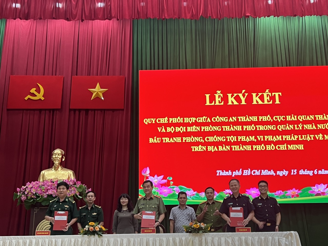 Công an TP HCM phối hợp hải quan, biên phòng để phòng chống tội phạm ma túy - Ảnh 1. Công an TP HCM phối hợp hải quan, biên phòng để phòng chống tội phạm ma túy - Ảnh 1.