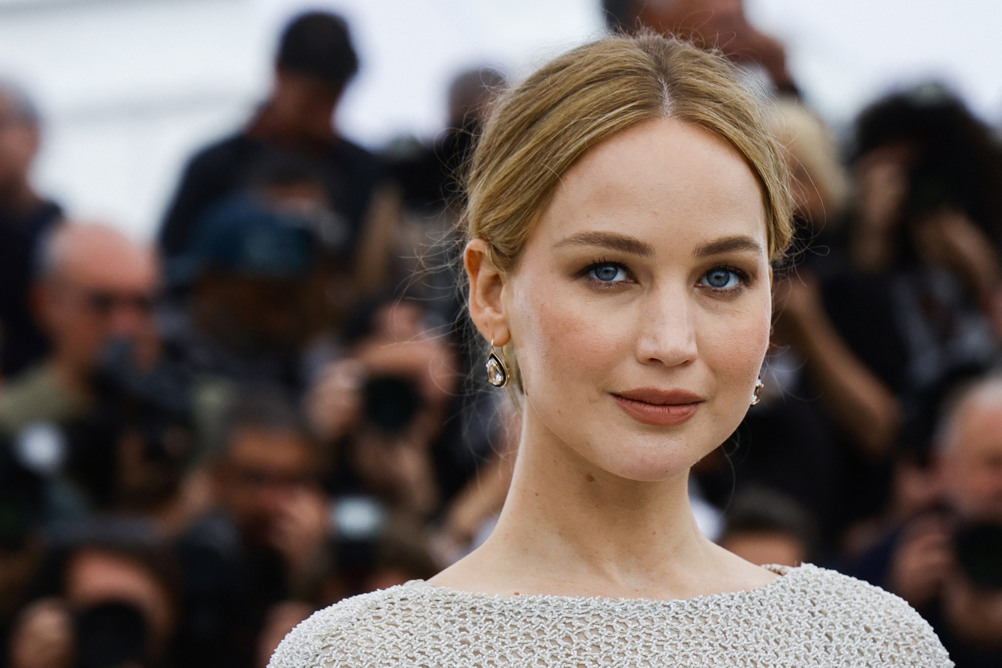 Kiều nữ” Jennifer Lawrence gây sốc khi tố mẹ bán bồn cầu - Báo Người lao  động