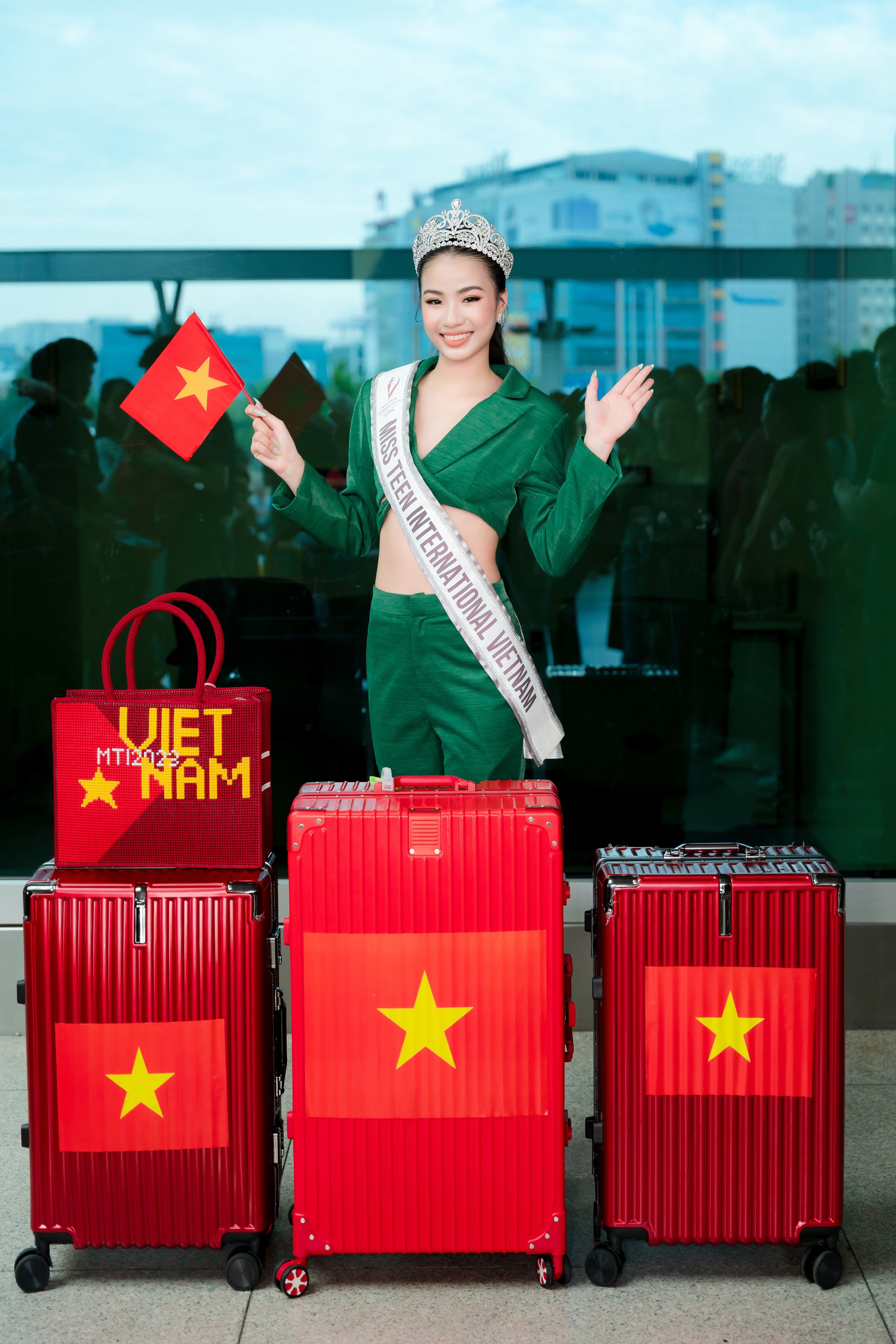 Mỹ nhân Việt sang Campuchia thi Miss Teen Quốc tế 2023 là ai?  - Ảnh 1 .