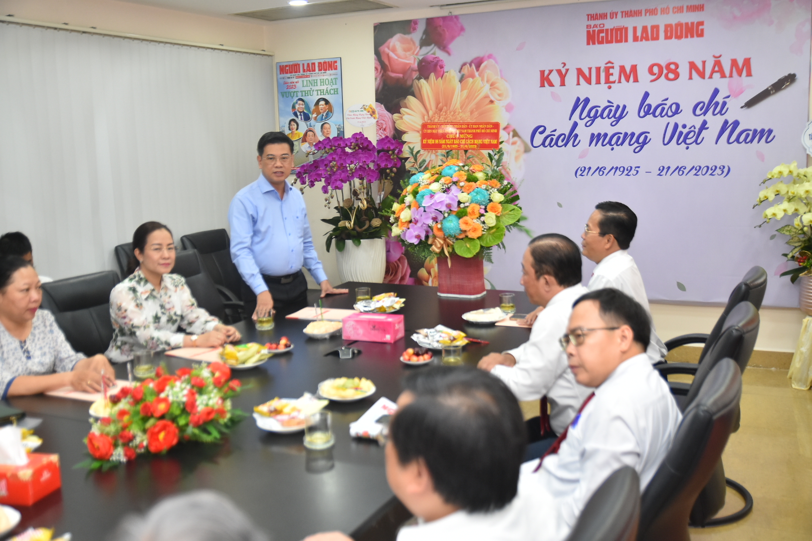 Lãnh đạo TP HCM thăm, chúc mừng Báo Người Lao Động - Ảnh 3. Lãnh đạo TP HCM thăm, chúc mừng Báo Người Lao Động - Ảnh 3.