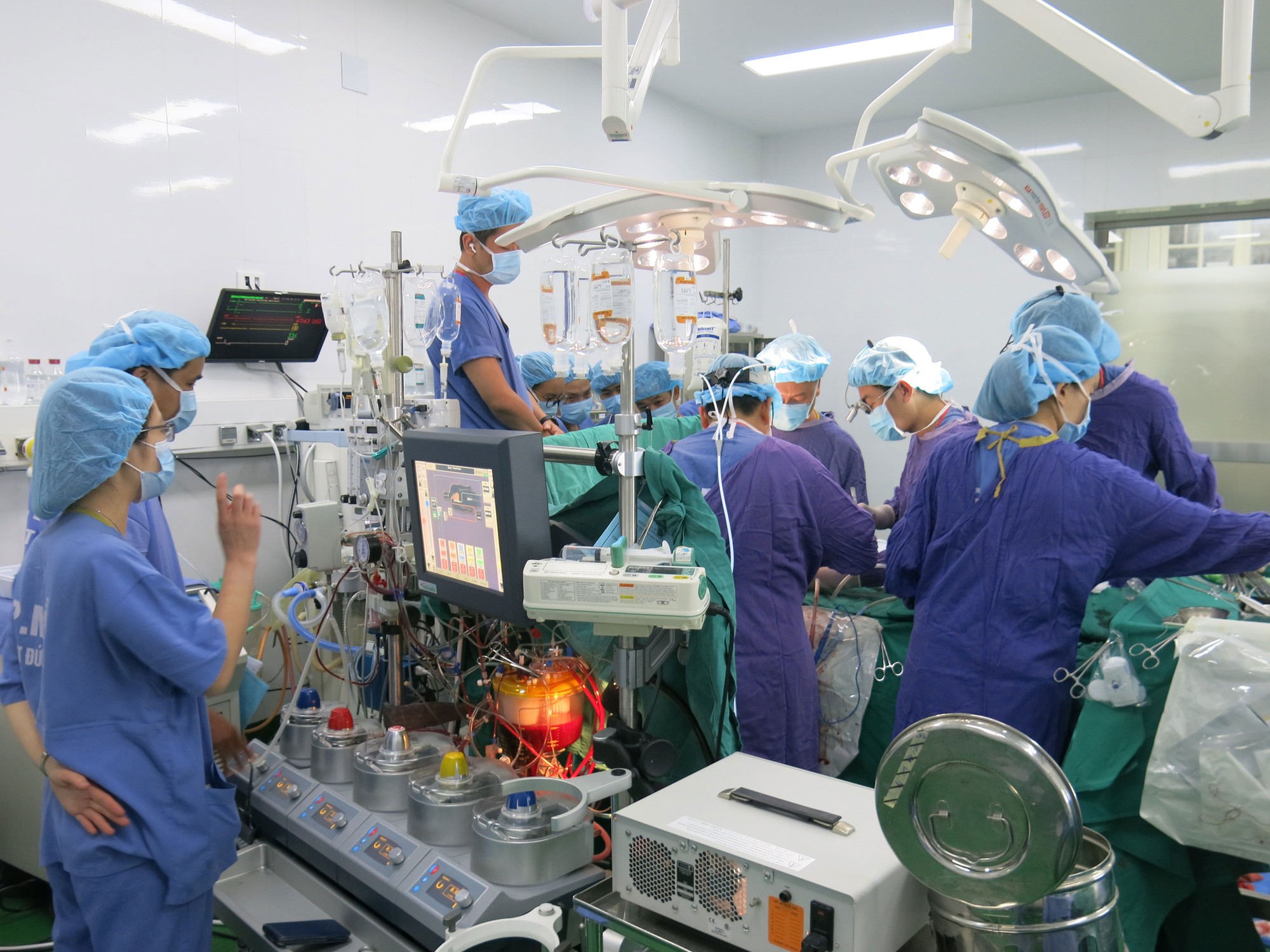 THE DOCTOR IN ME: Worrying and worrying about organ transplant patients - Photo 2. NGƯỜI THẦY THUỐC TRONG TÔI: Đau đáu, trăn trở với bệnh nhân ghép tạng - Ảnh 2.