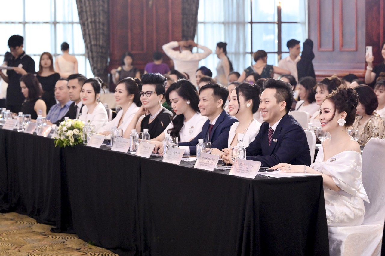 Kosmetyki wysokiej klasy Vaparo: Skrócenie procesu pielęgnacji skóry dla klientów - Zdjęcie 4. Mỹ phẩm cao cấp Vaparo: Rút ngắn công đoạn chăm sóc da cho khách hàng - Ảnh 4.