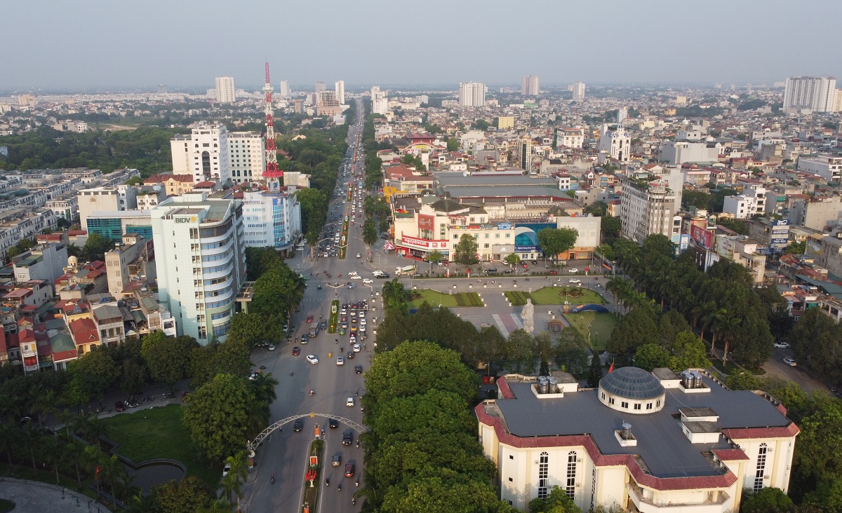 Loạt công sở bỏ hoang ở tuyến phố sầm uất nhất Thanh Hóa - Ảnh 1.