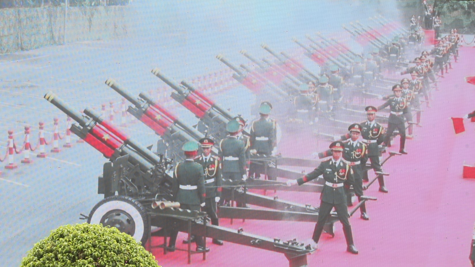 Cận cảnh nghi lễ bắn 21 phát đại bác chào mừng Tổng thống Hàn Quốc và Phu nhân - Ảnh 10.