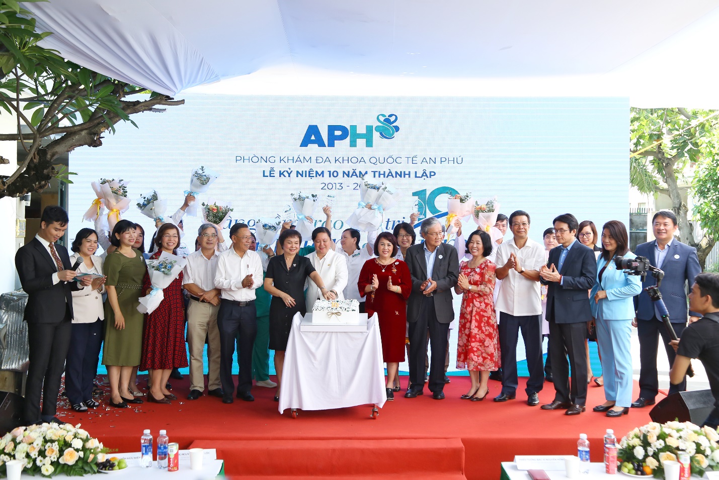 Klinik An Phu menandatangani perjanjian kerjasama strategis dengan Rumah Sakit 175 - Foto 4. Phòng khám An Phú ký kết hợp tác chiến lược với bệnh viện 175 - Ảnh 4.