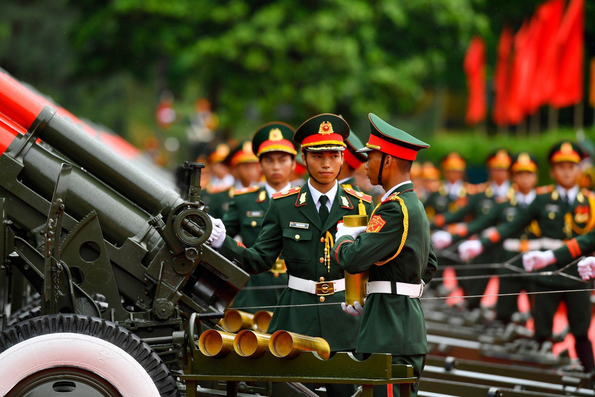 Cận cảnh nghi lễ bắn 21 phát đại bác chào mừng Tổng thống Hàn Quốc và Phu nhân - Ảnh 3.