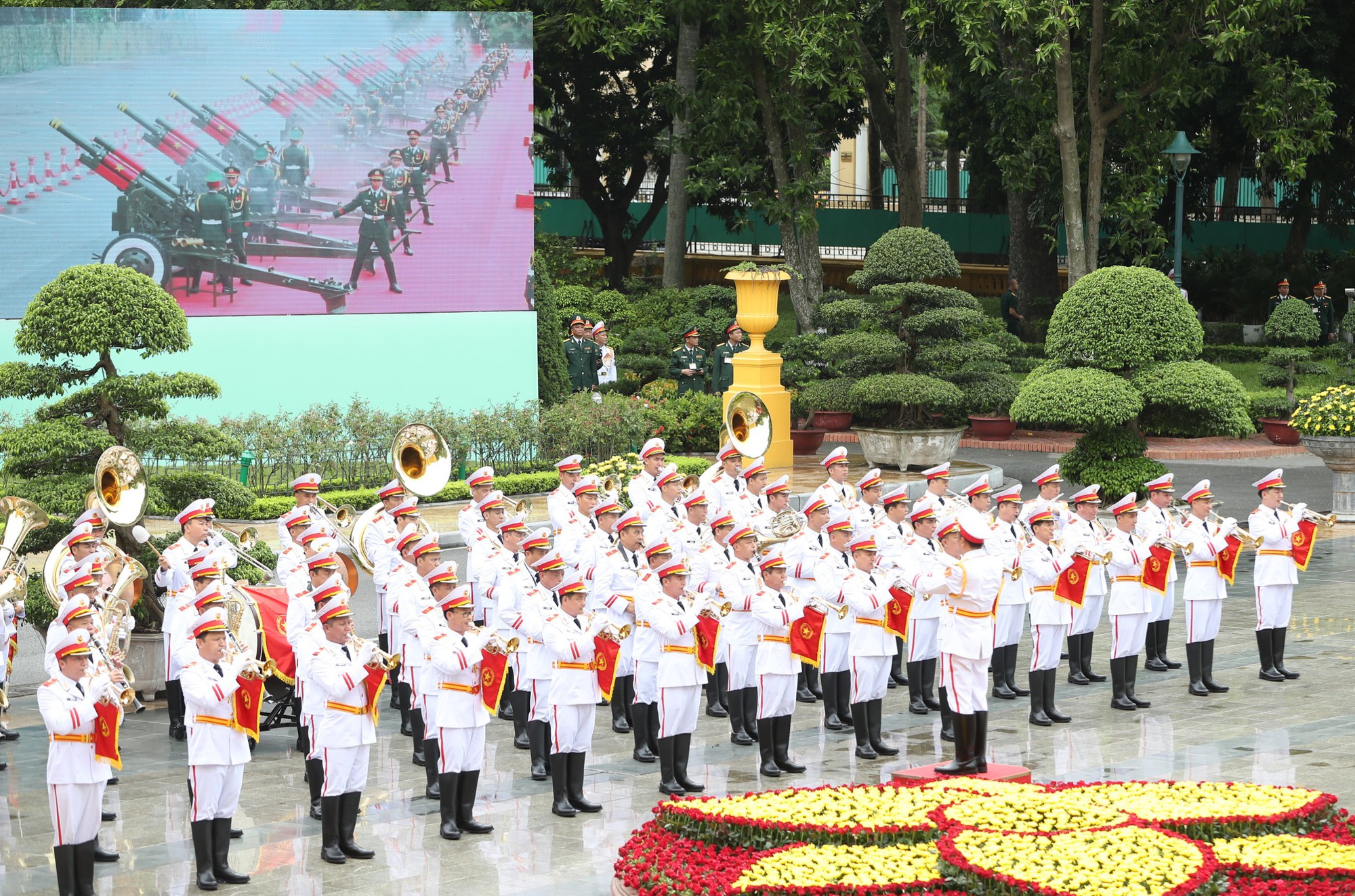 Cận cảnh nghi lễ bắn 21 phát đại bác chào mừng Tổng thống Hàn Quốc và Phu nhân - Ảnh 9.