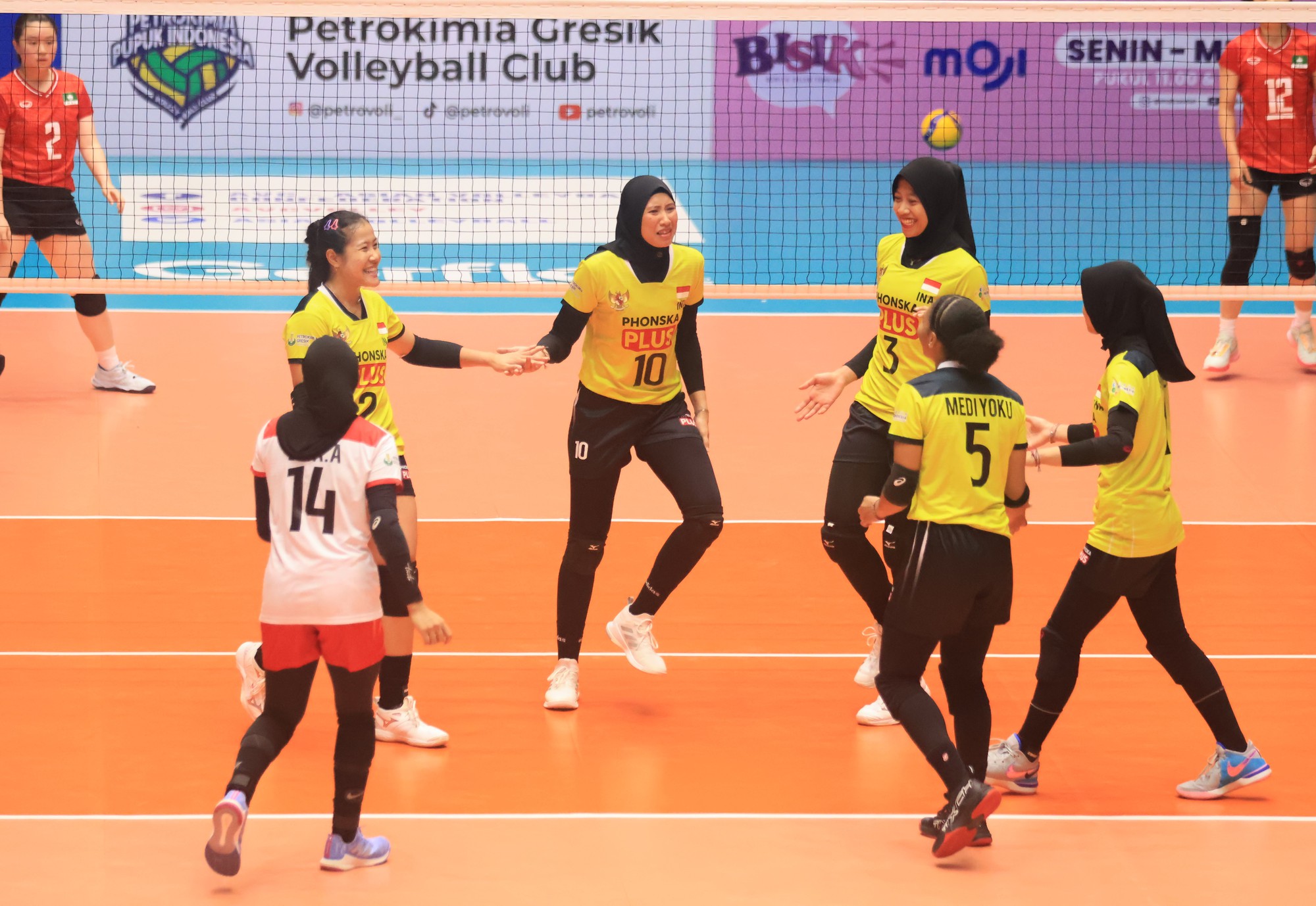 Ngược dòng hạ chủ nhà Indonesia, tuyển Việt Nam vô địch AVC Challenge Cup - Ảnh 1.