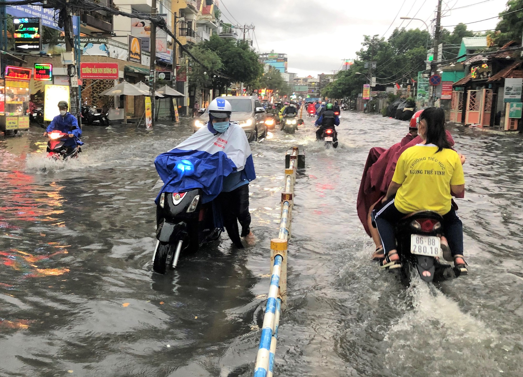 Đầu tuần Nam Bộ có mưa lớn, tập trung vào chiều và tối - Ảnh 1. Đầu tuần Nam Bộ có mưa lớn, tập trung vào chiều và tối - Ảnh 1.