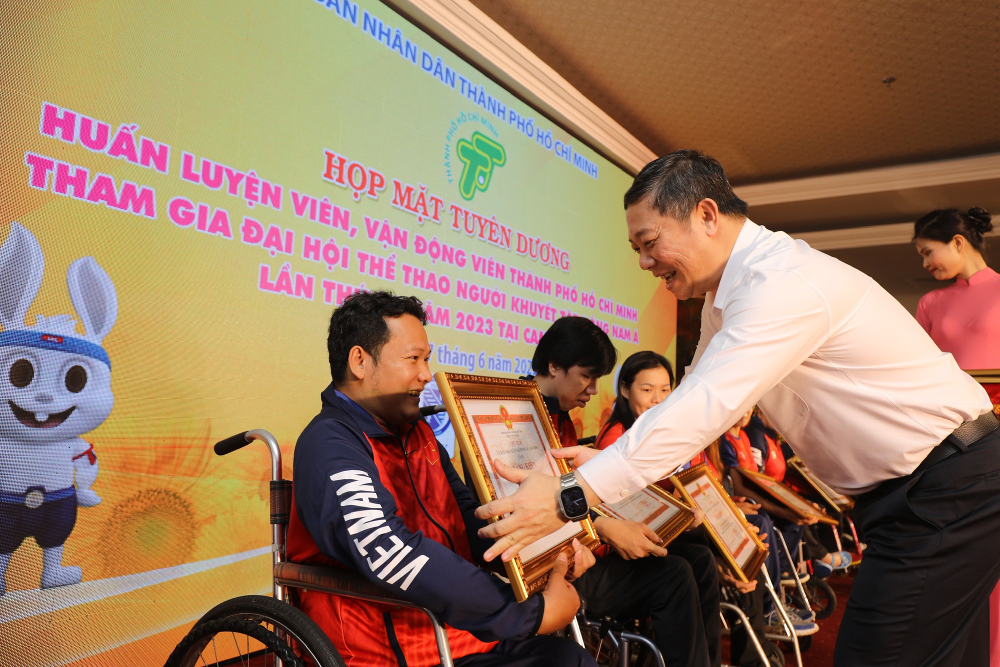 11 tỉ đồng khen thưởng VĐV khuyết tật tham dự ASEAN Para Games 12 - Ảnh 7.