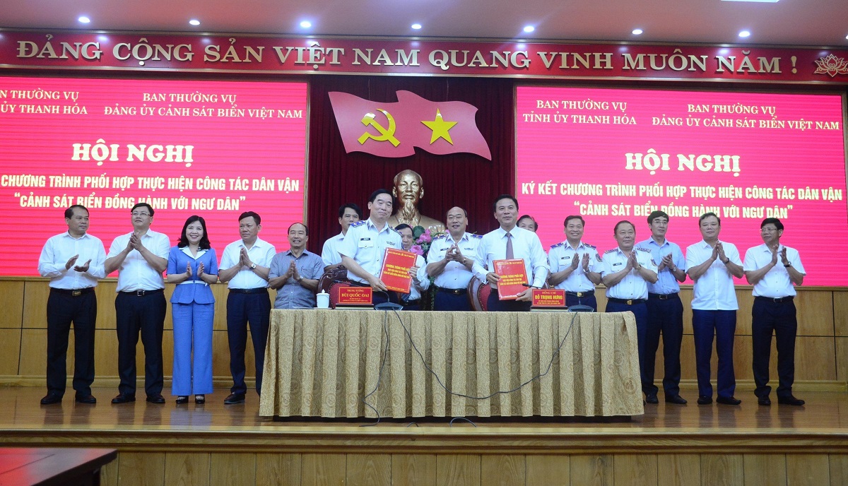 Cảnh sát biển Việt Nam đồng hành cùng ngư dân Thanh Hóa - Ảnh 5.