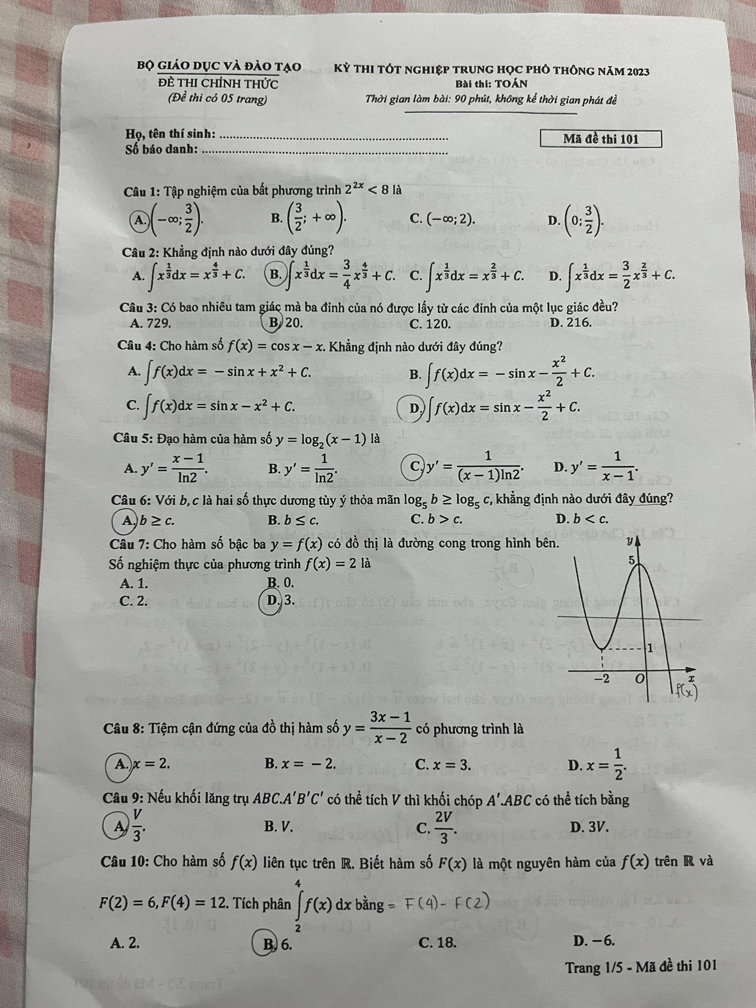 Thi tốt nghiệp THPT năm 2023: Giải đề thi môn toán - Ảnh 6.