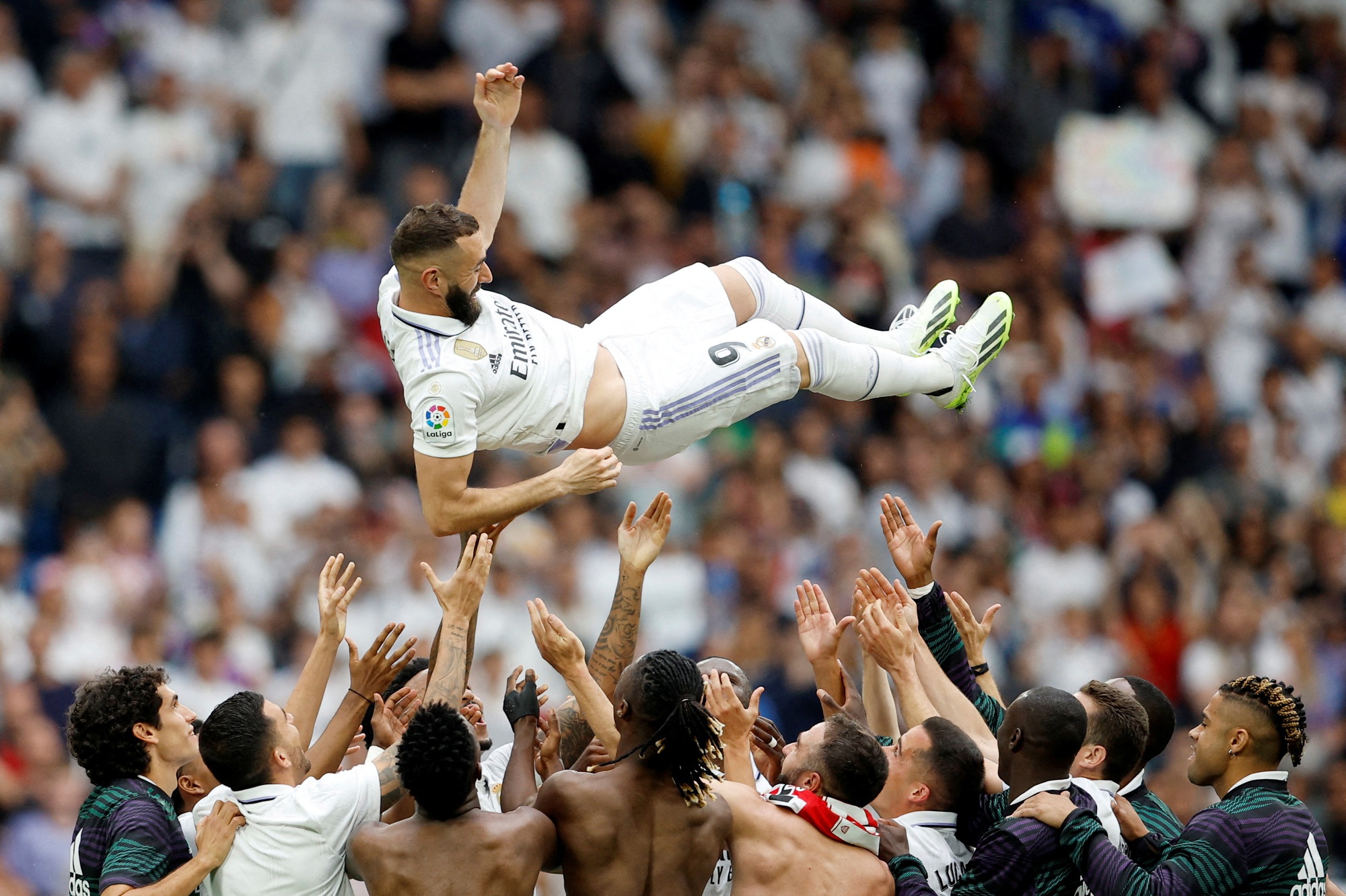 Real Madrid đoạt ngôi á quân La Liga, Benzema tỏa sáng ngày chia tay - Ảnh 12.