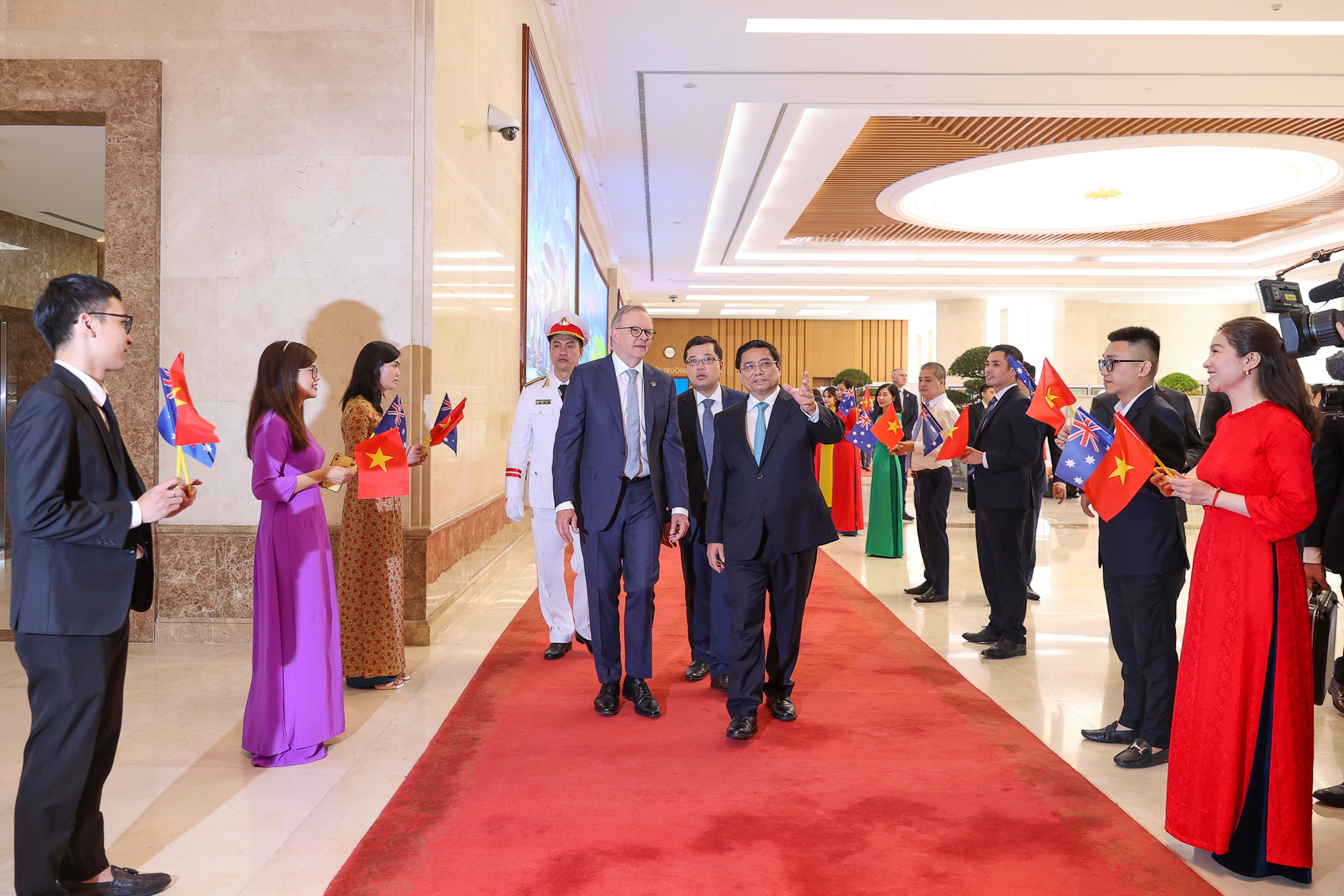 Cận cảnh Thủ tướng Phạm Minh Chính chủ trì lễ đón Thủ tướng Úc - Ảnh 12.